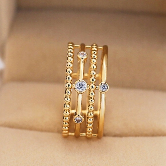 Luxury 18k Yellow Gold Plated White Sapphire Ring - Picture 3 of 4